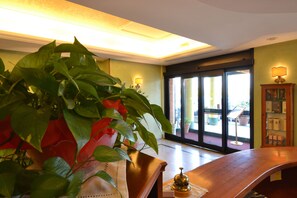 Interior entrance - Sun Hotel (Rubiera)