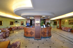 ล  ็อบบี้