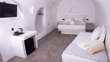 Cave Suite | 1 habitación, decoración personalizada, muebles diferentes y escritorio