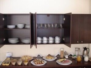 Daily buffet breakfast (EUR 5 per person) - Astromeria Hotel (Zagora-Mouresi)