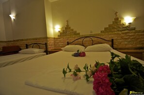 Deluxe Double Room (Extra Bed) | Pillow-top beds, iron/ironing board, free WiFi, bed sheets - Astromeria Hotel (Zagora-Mouresi)