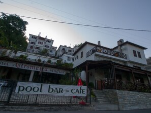 Front of property - Astromeria Hotel (Zagora-Mouresi)