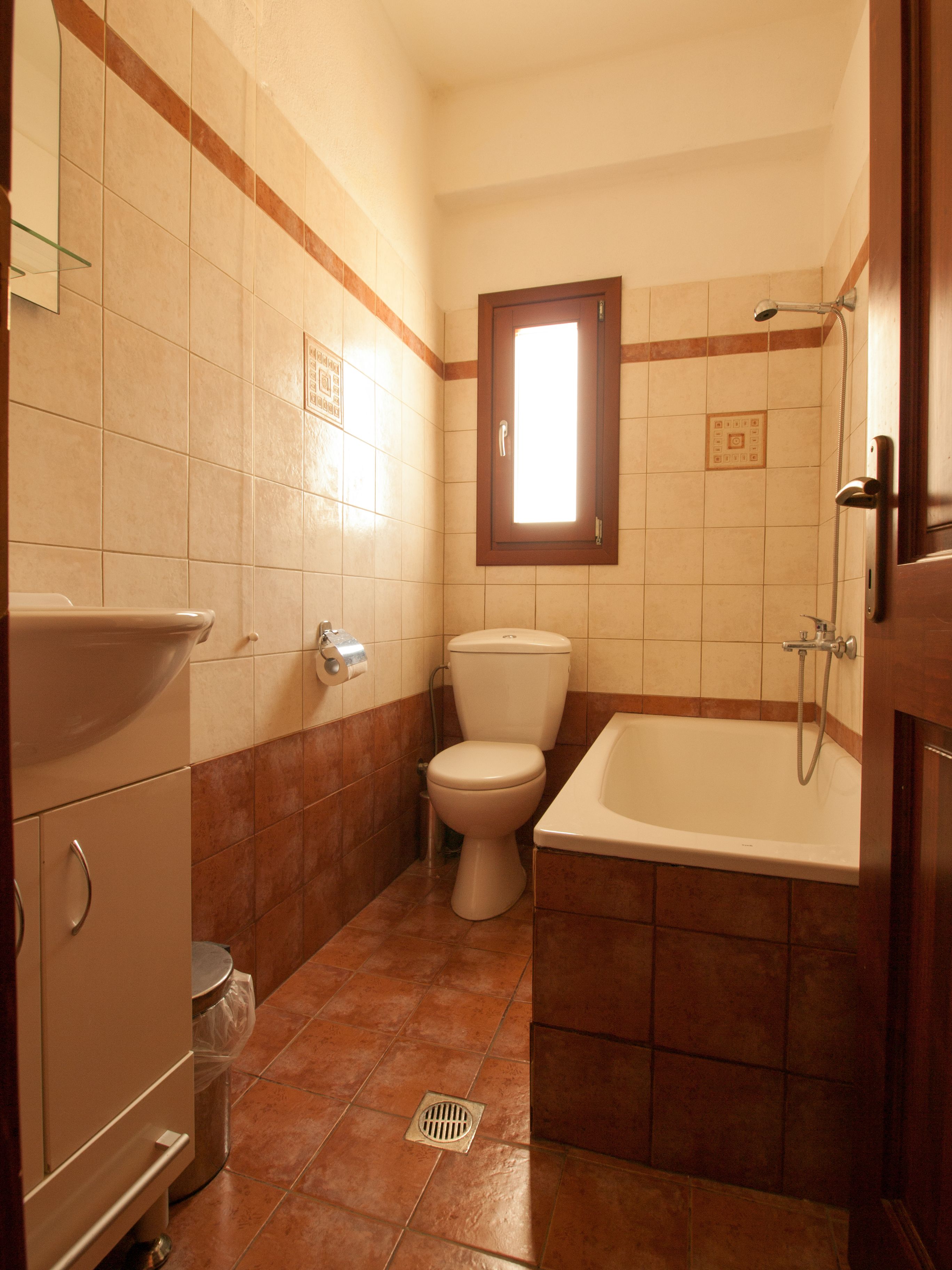 double room, fireplace (1 double or 2 single beds) | bathroom | hair dryer, towels