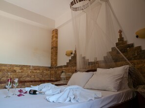 Double Room, Fireplace (1 Double or 2 Single beds)