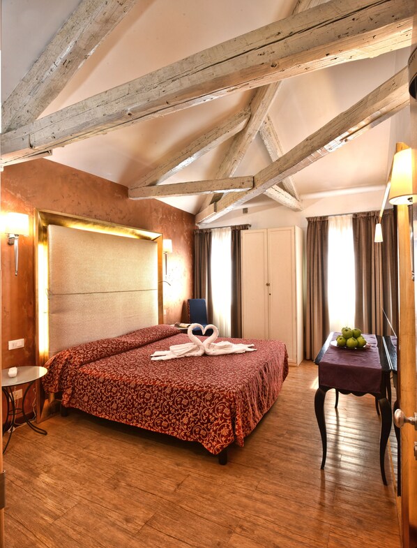 Desk, free WiFi, bed sheets