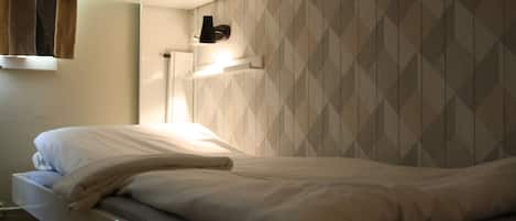 Free WiFi, bed sheets