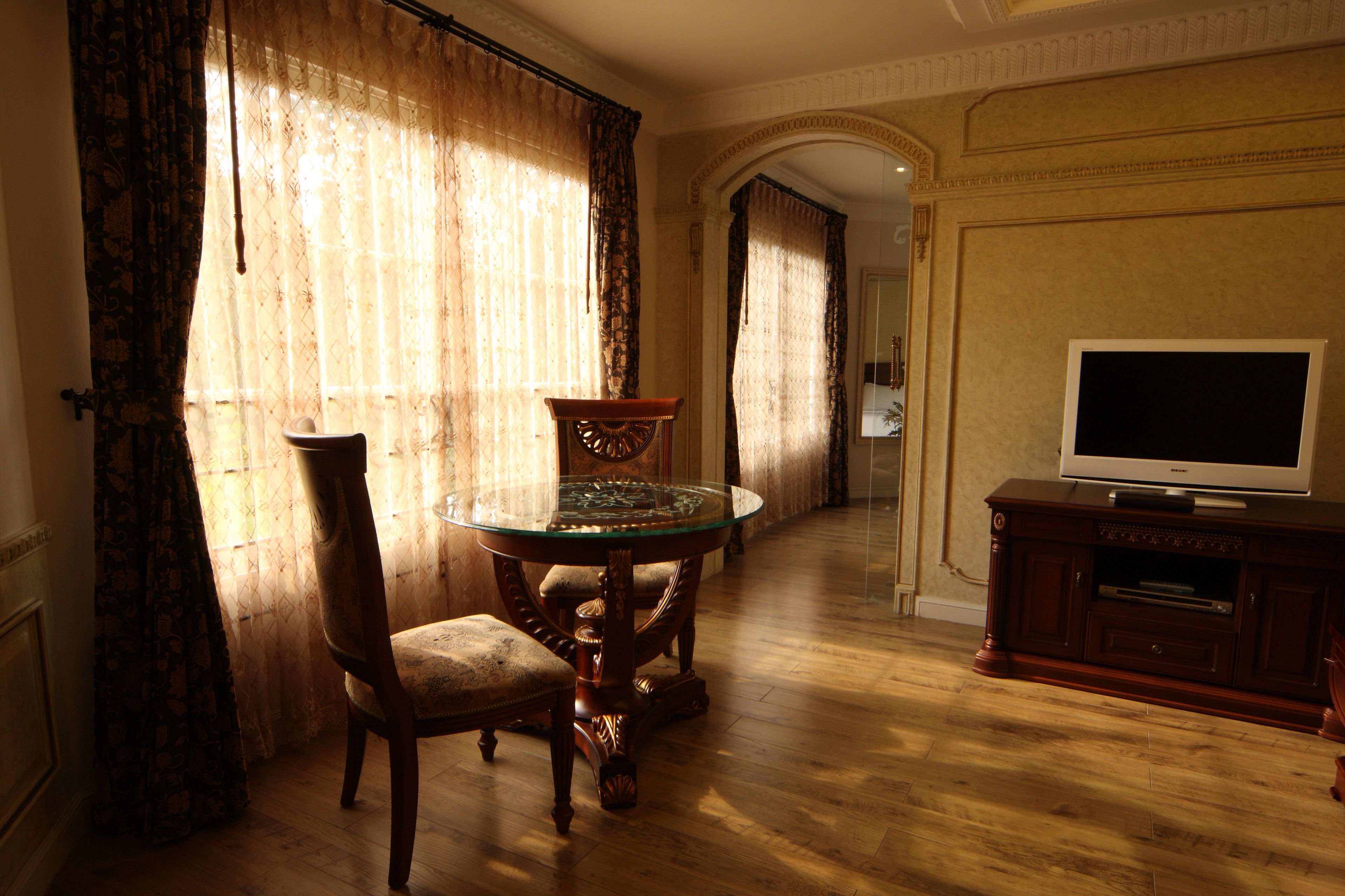 2 bedrooms, egyptian cotton sheets, premium bedding, pillow-top beds