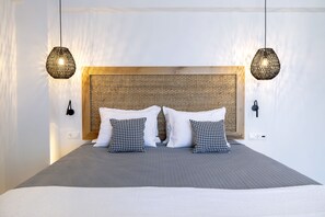 42-inch flat-screen TV with satellite channels - La Stella Suites (Rethymno)