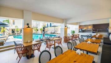 Tägliches Frühstück gegen Gebühr