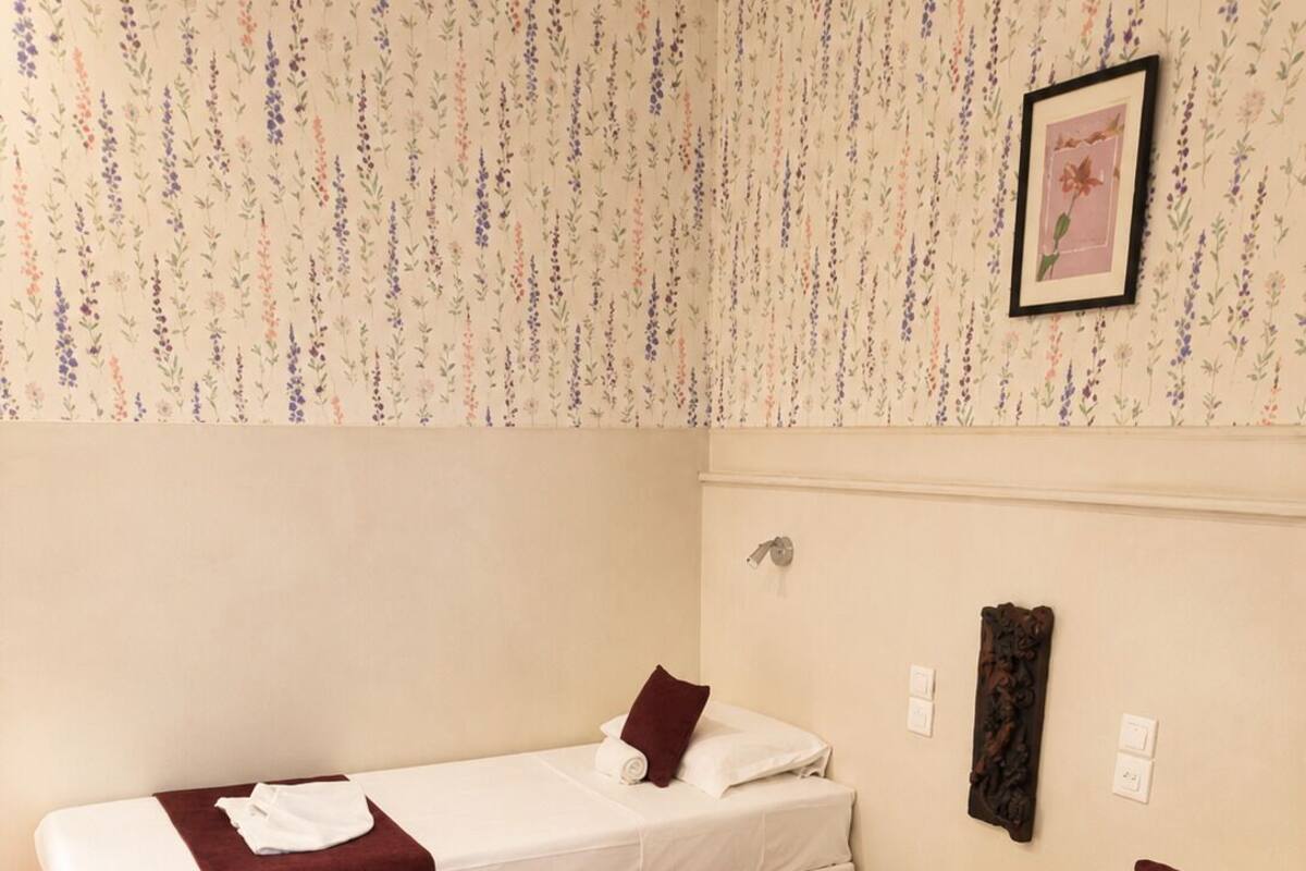 Chambre Classique avec lits jumeaux | Coffres-forts dans les chambres, bureau, chambres insonorisées