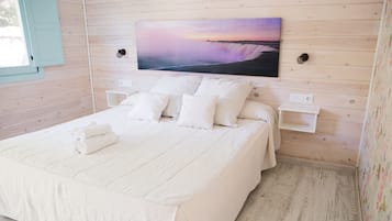 设计双人房 | 迷你吧、办公桌、隔音、婴儿床