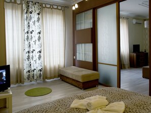 Standard Apartment, 1 Bedroom | Living area