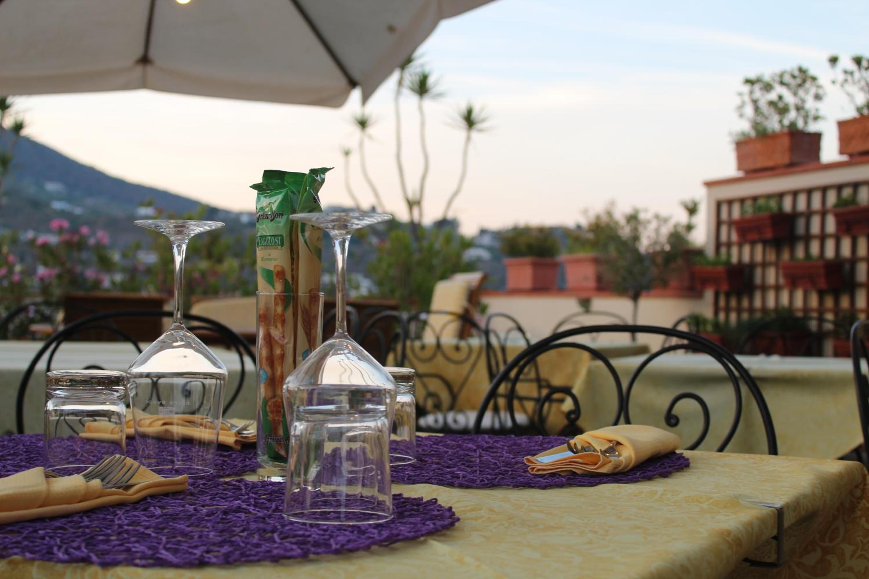 breakfast, lunch and dinner served