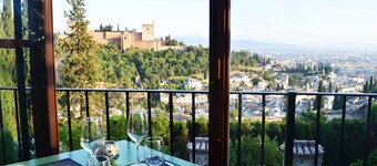 Santa Isabel la Real Hotel