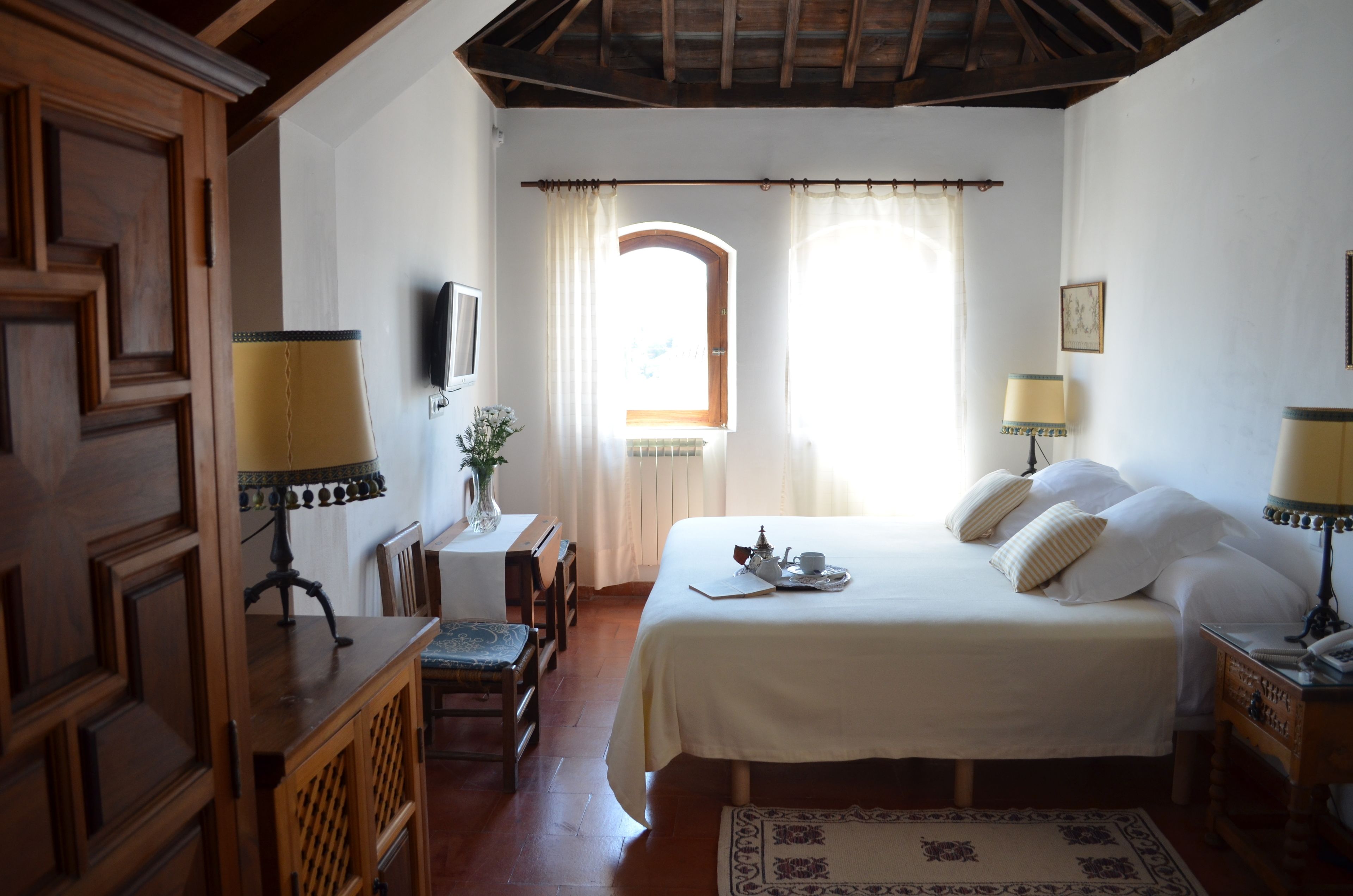 Egyptian cotton sheets, down duvets, Select Comfort beds, minibar