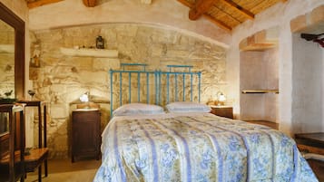 Suite – junior (4 people) | Skrivebord, wi-fi (inkludert), sengetøy og rullestolvennlig