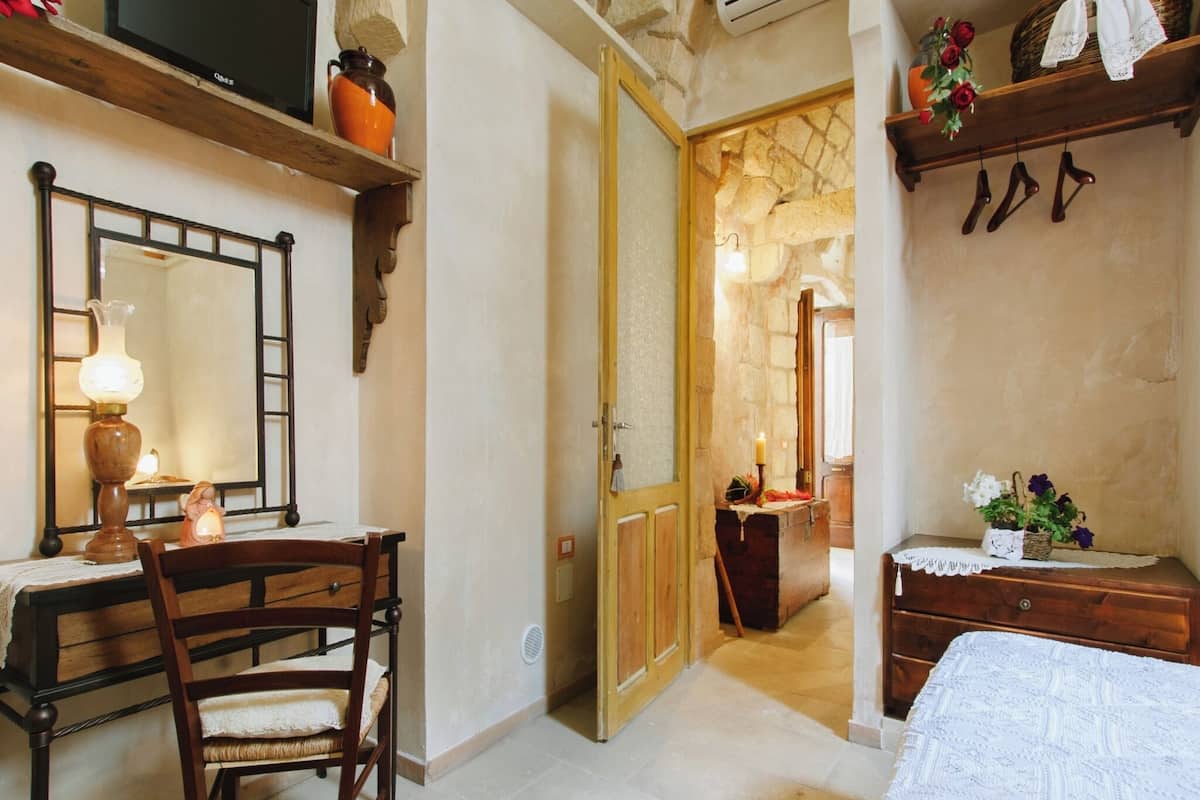 Schreibtisch, kostenloses WLAN, Bettwäsche, Rollstuhlgeeignet