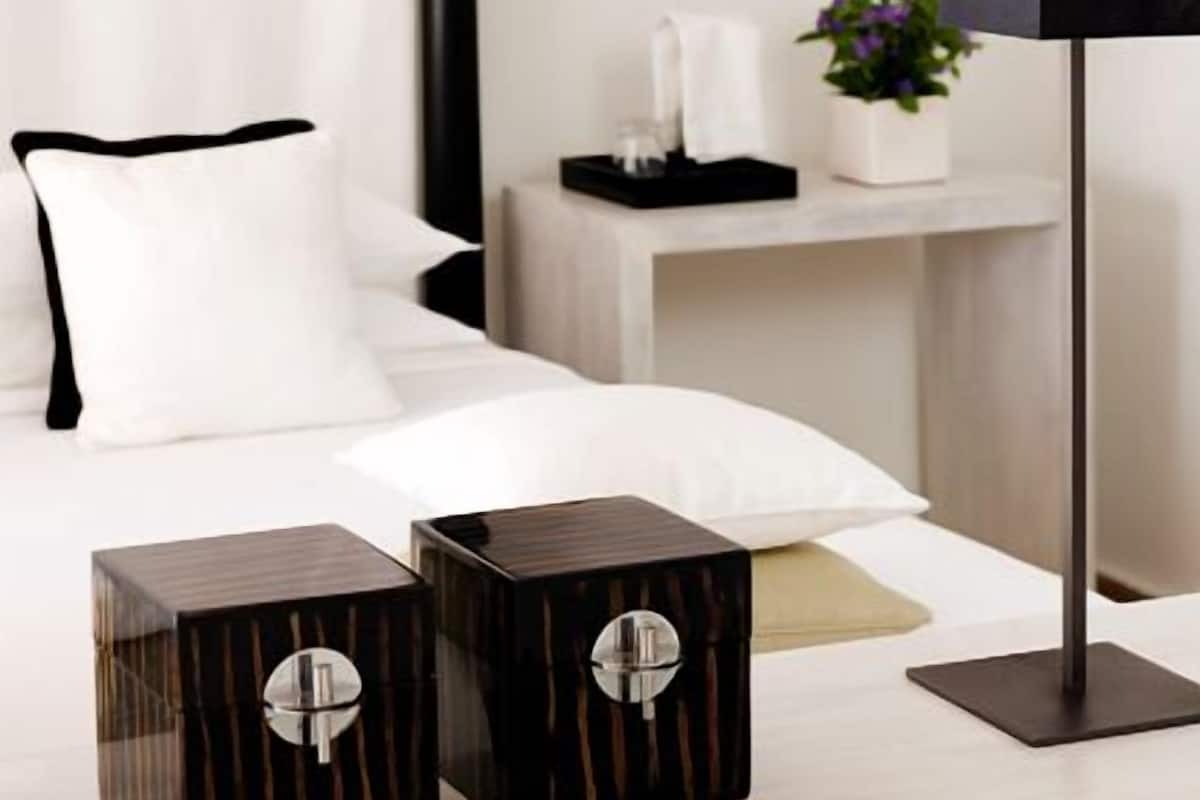 In-room safe, iron/ironing board, cots/infant beds, rollaway beds