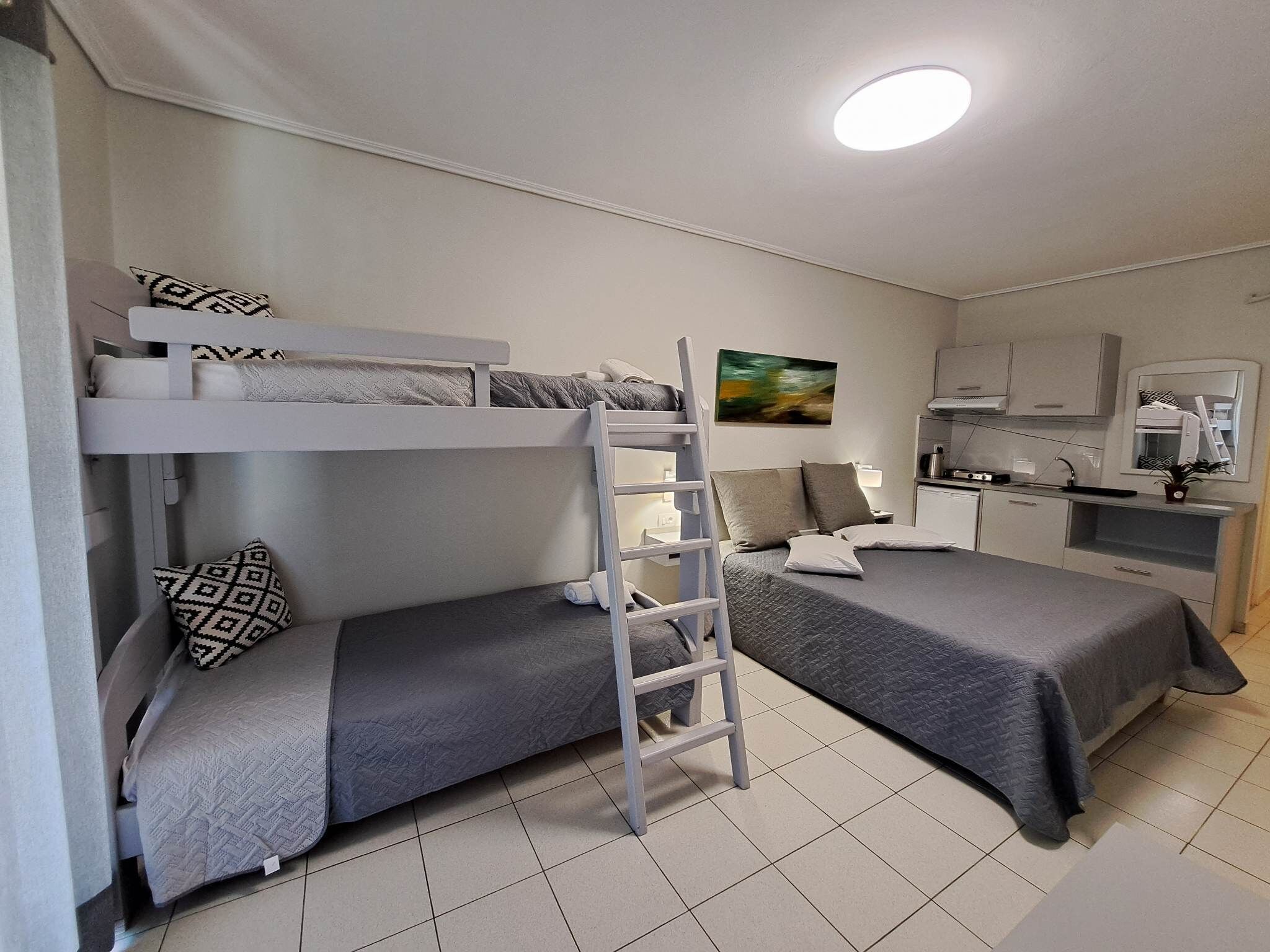 quadruple room (with bunk bed) | free wifi, bed sheets