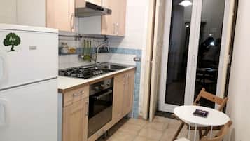 Chambre Triple | Cuisine privée | Réfrigérateur, bouilloire électrique