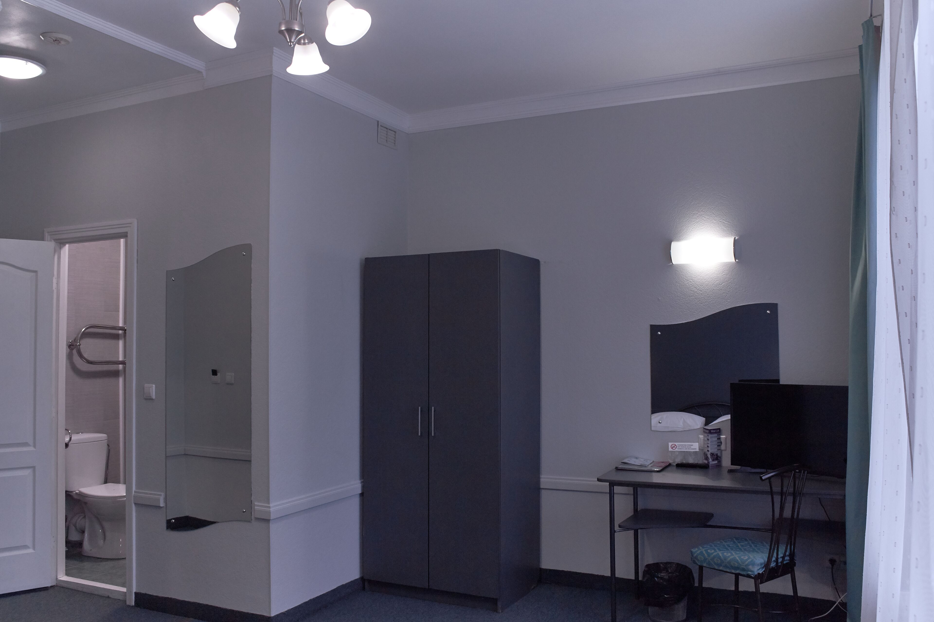 standard twin room | 1 bedroom, desk, laptop workspace, iron/ironing board