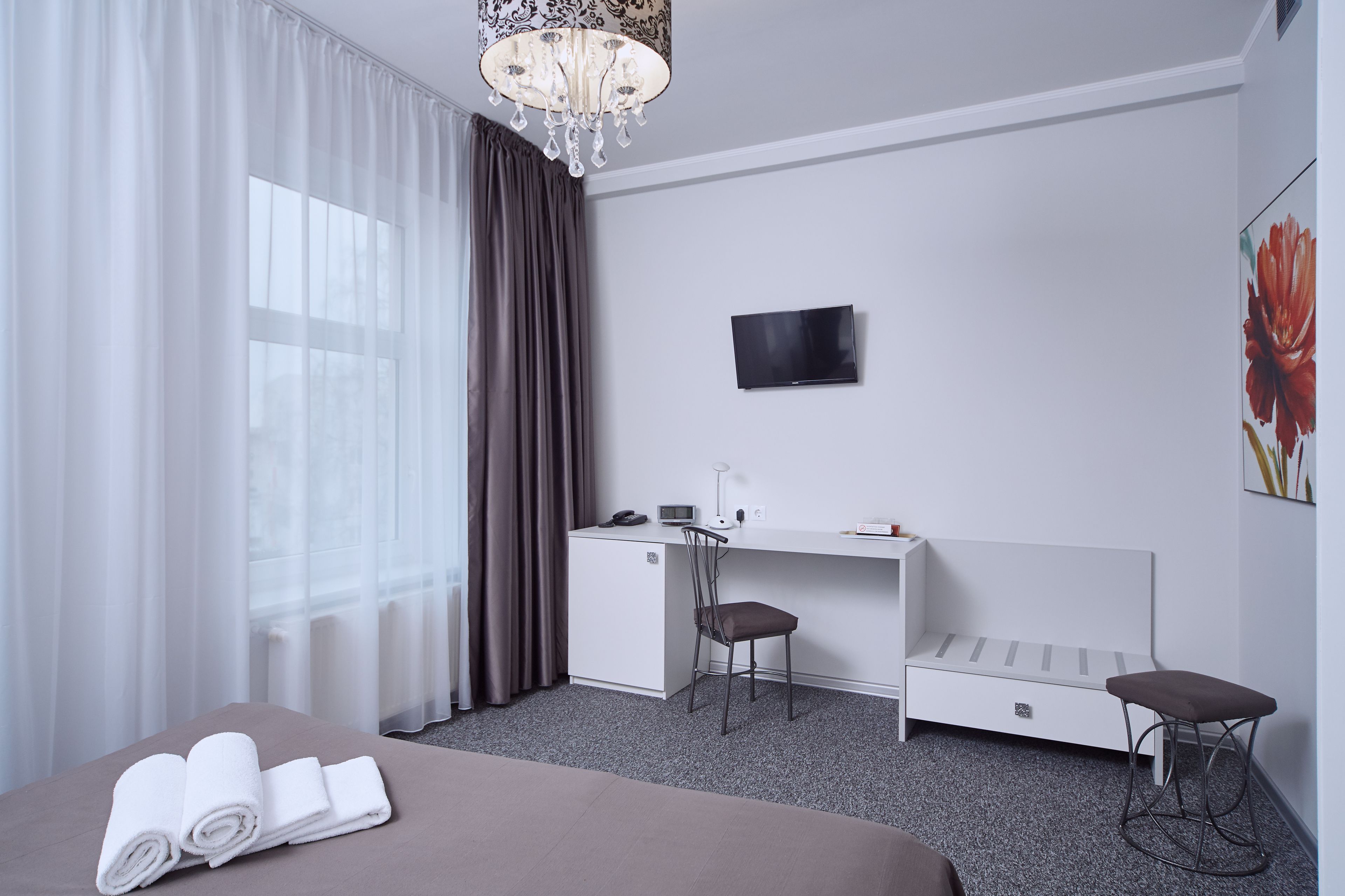 superior double or twin room | 1 bedroom, desk, laptop workspace, iron/ironing board