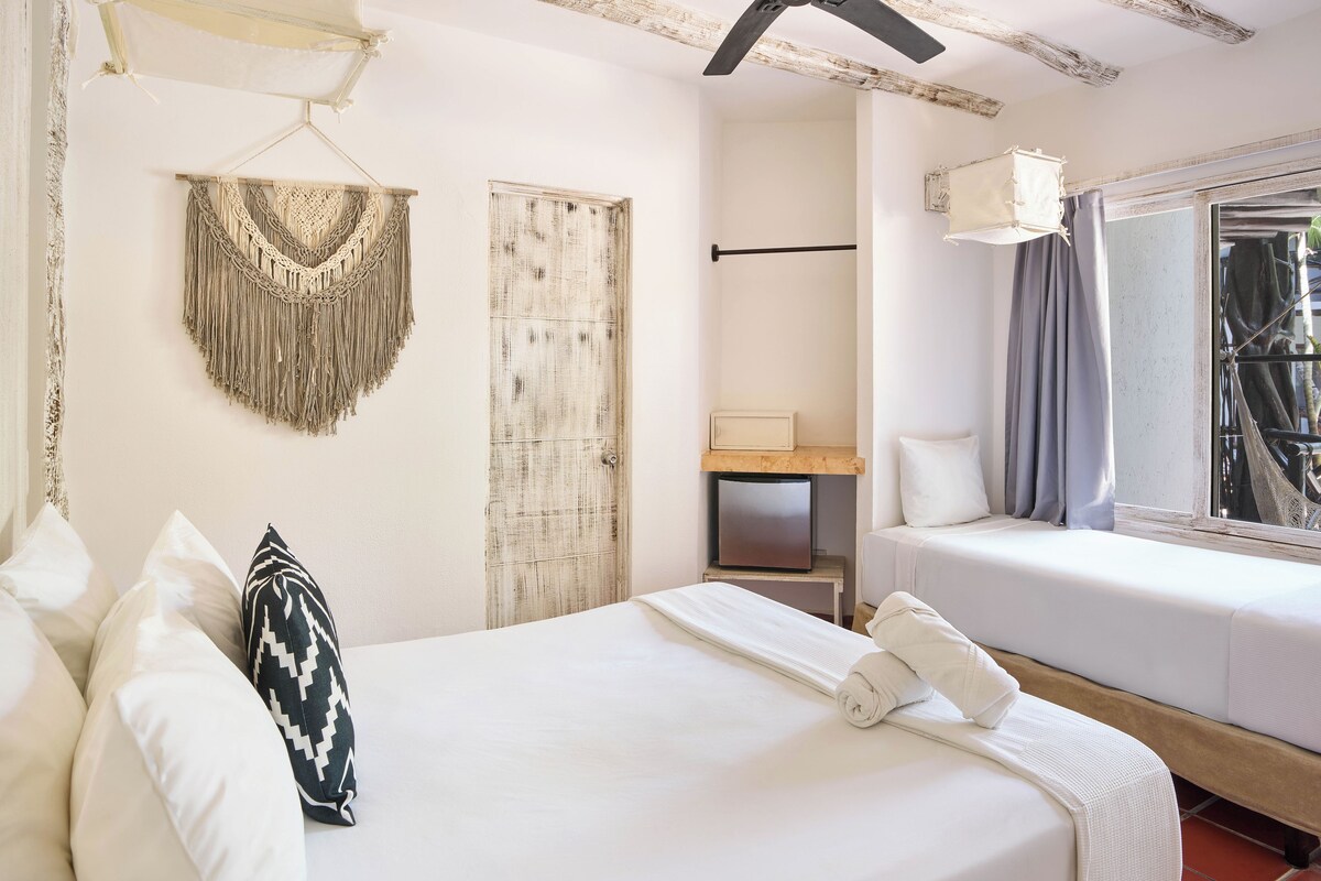 Habitación estándar, vistas al jardín | Caja fuerte, wifi gratis, ropa de cama