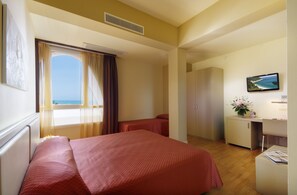 Free minibar, in-room safe, desk, soundproofing - San Francesco Hotel (Loreto)