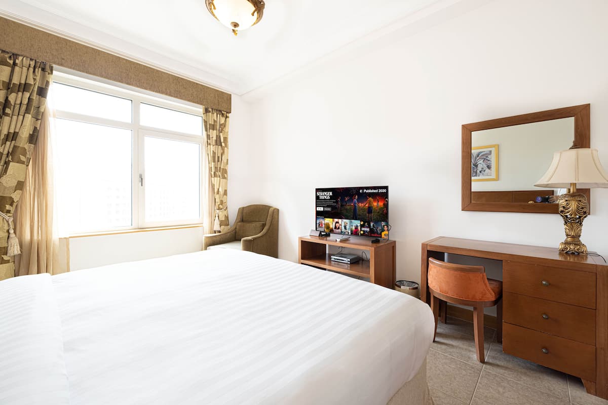 Down duvets, in-room safe, blackout curtains, iron/ironing board