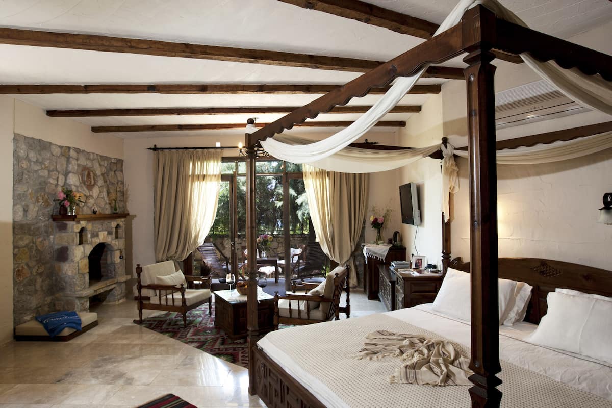 Room | Egyptian cotton sheets, premium bedding, memory-foam beds, in-room safe