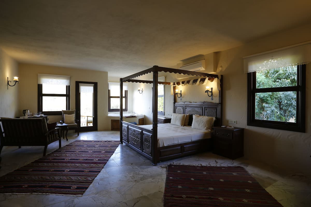 Room | Egyptian cotton sheets, premium bedding, memory-foam beds, in-room safe