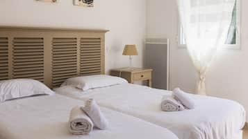 Double Room, Accessible, Ensuite (pmr11) | 1 bedroom, individually decorated, iron/ironing board