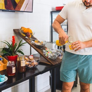 特色装修、熨斗/熨板、免费高速有线上网