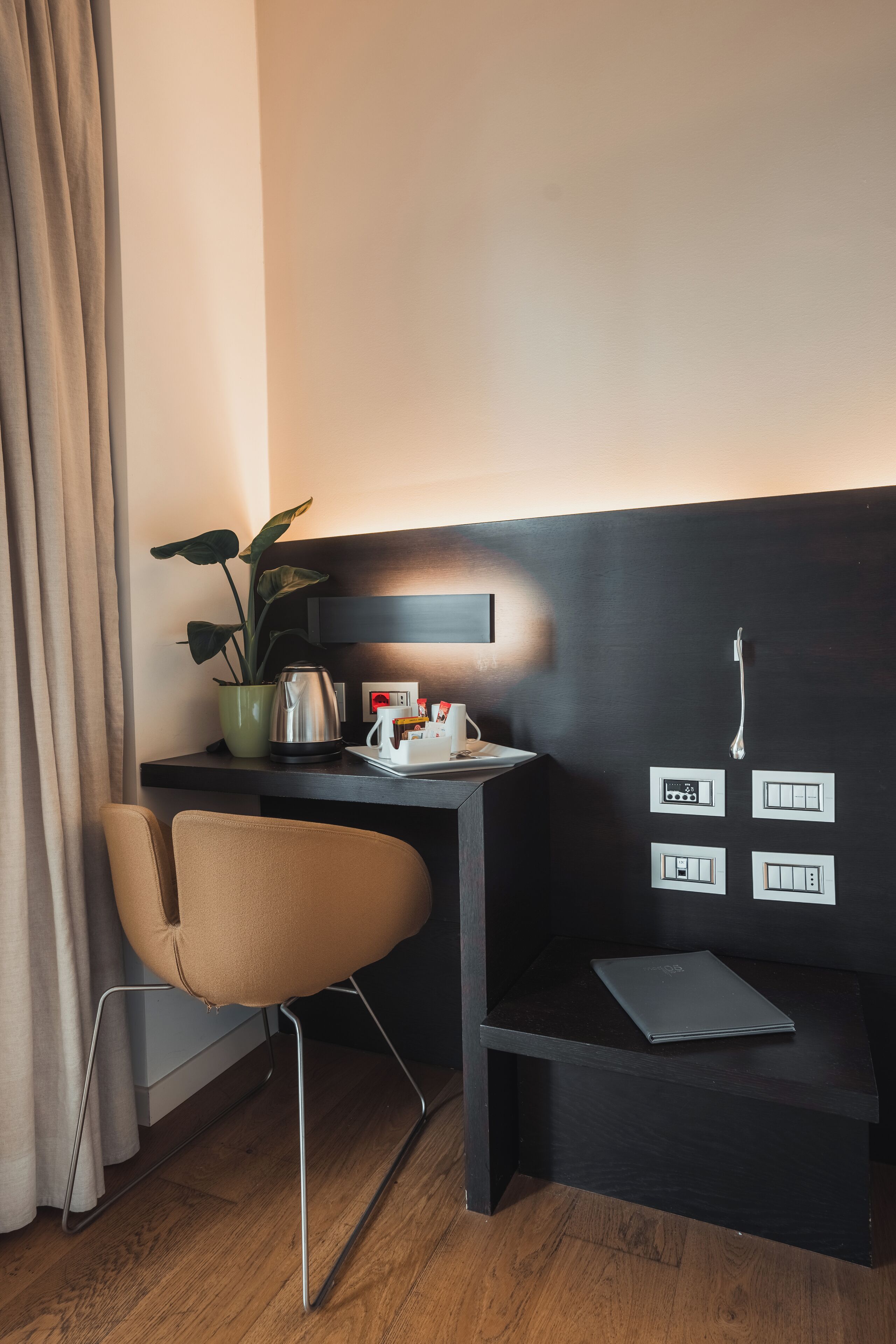 superior room, garden view | 1 bedroom, minibar, in-room safe, desk