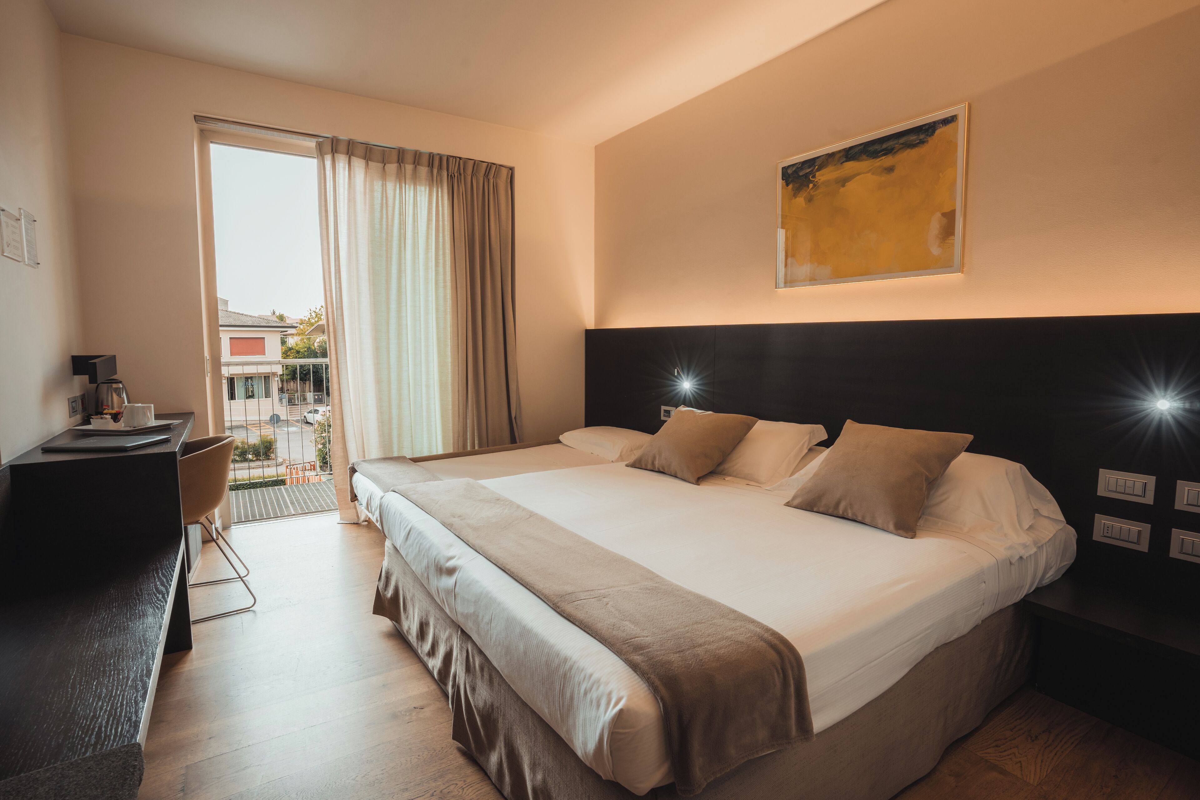 triple room | 1 bedroom, minibar, in-room safe, desk