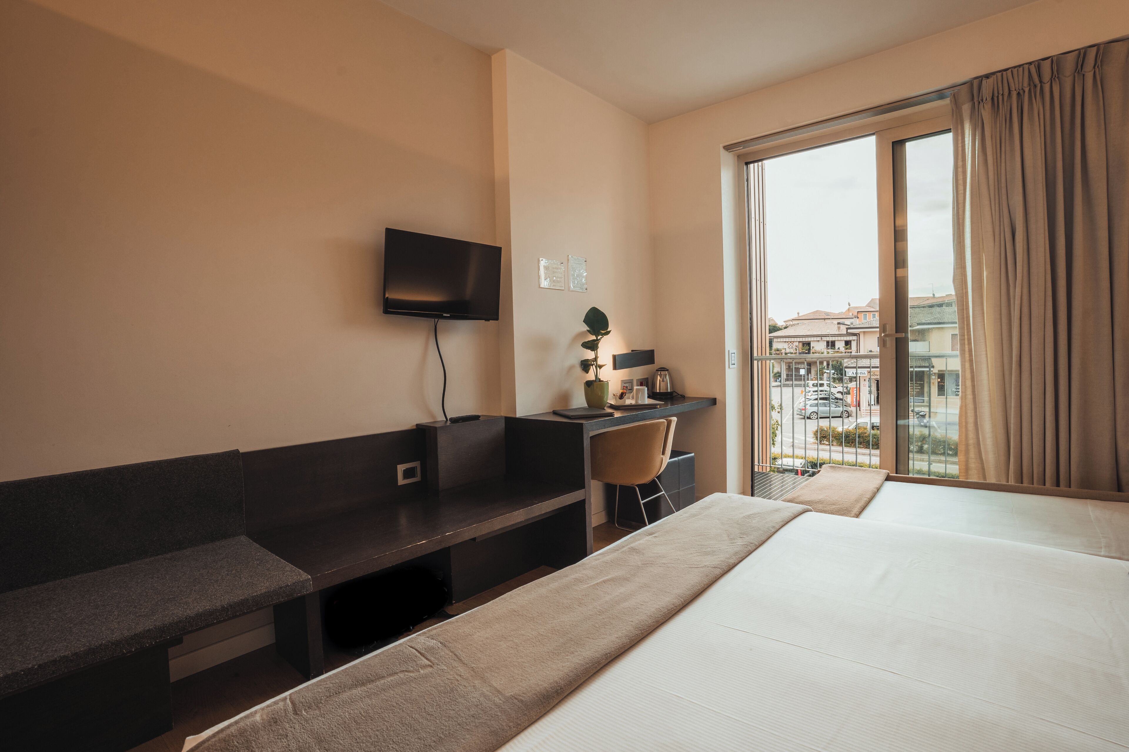 트리플룸 | 미니바, 객실 내 금고, 책상, 방음 설비