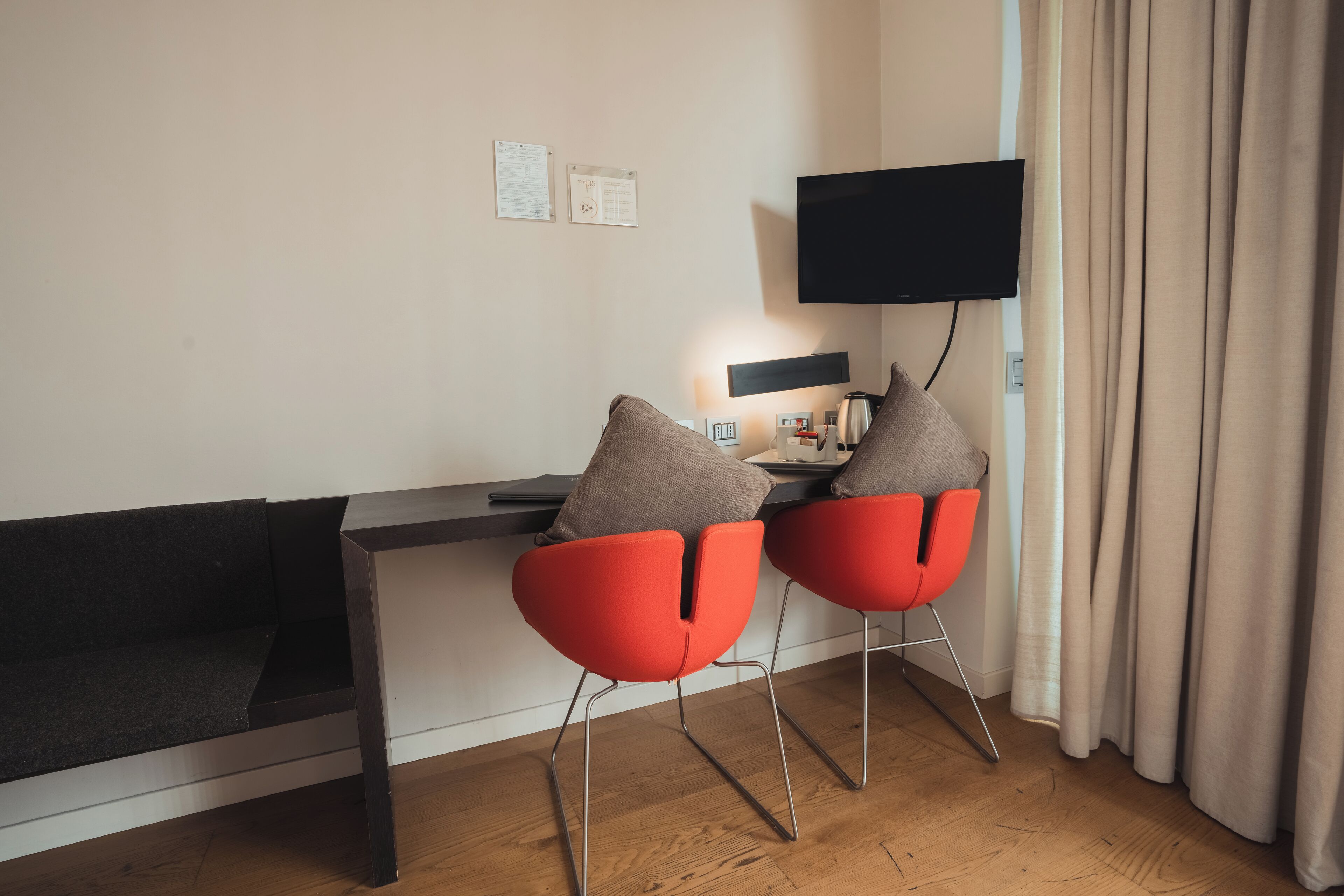 deluxe triple room | 1 bedroom, minibar, in-room safe, desk