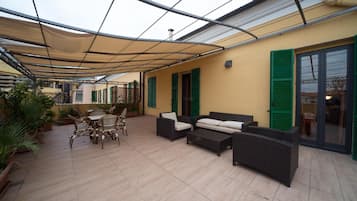 Esmorzar diari d'estil bufet (12 EUR per persona)