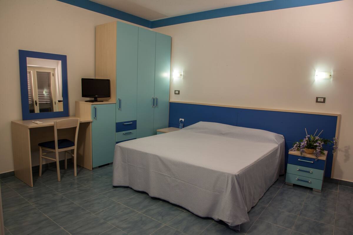 Peralatan tempat tidur premium, meja