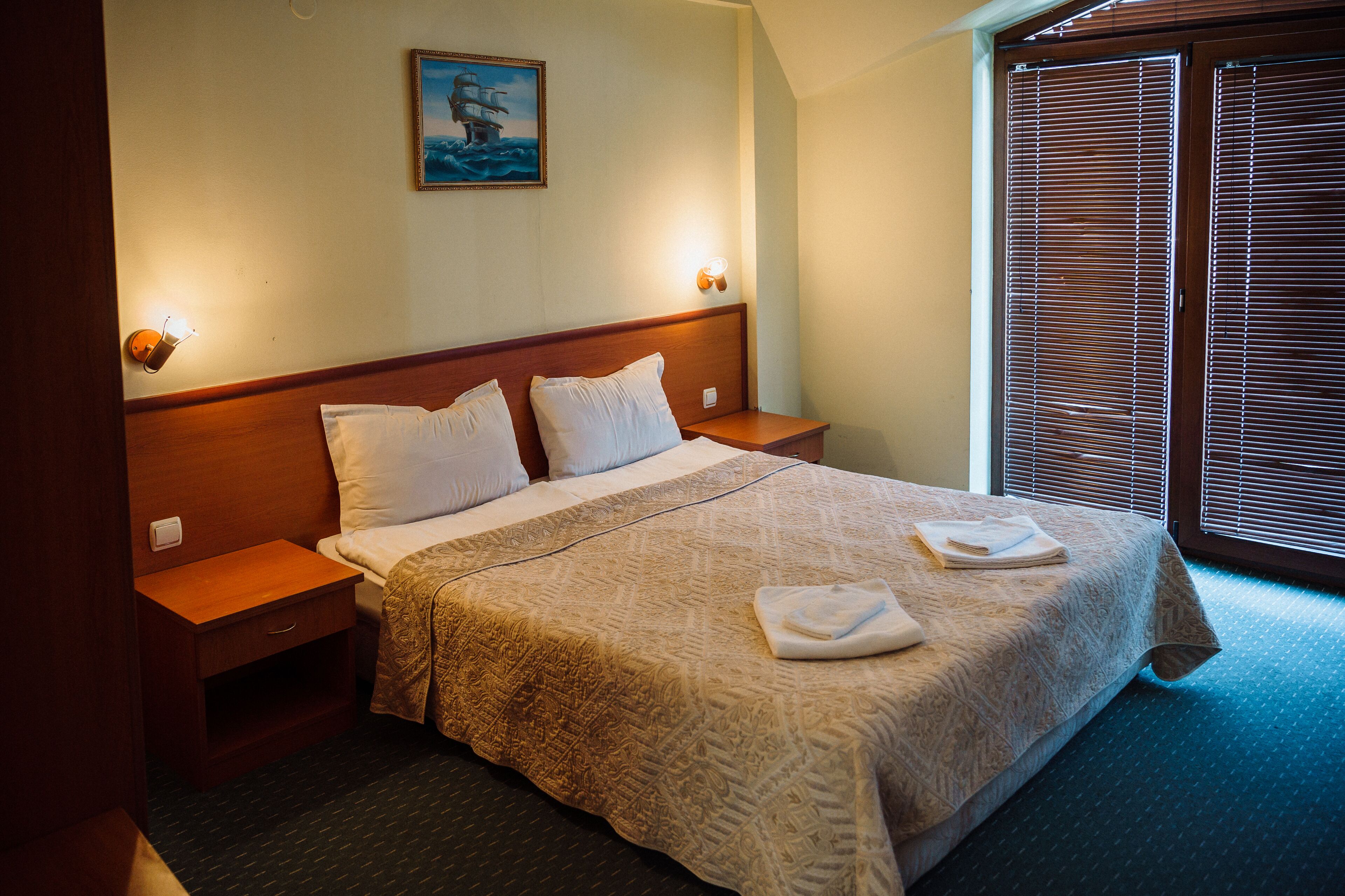 studio | desk, soundproofing, iron/ironing board, free wifi