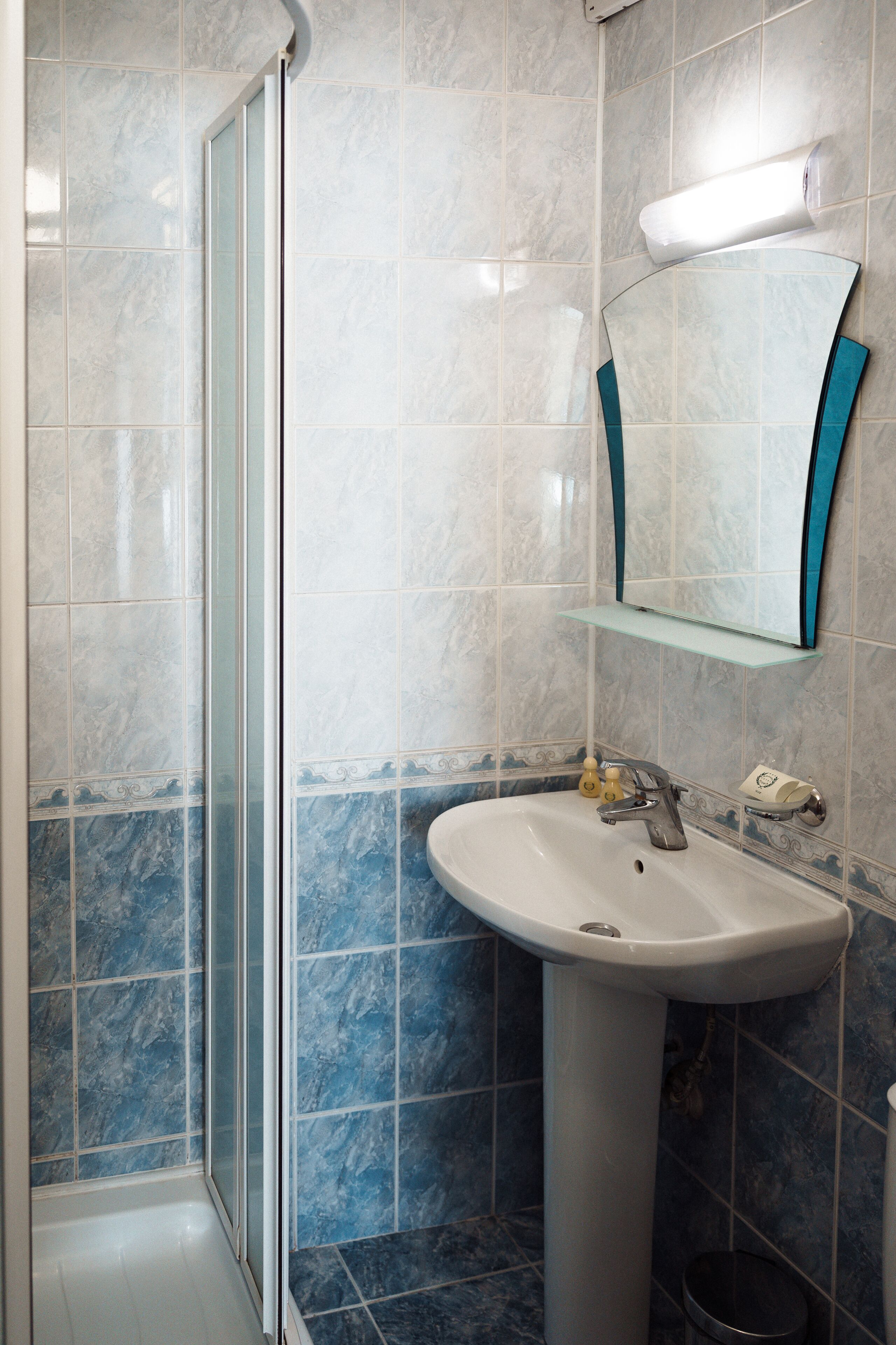 desk, soundproofing, iron/ironing board, free wifi