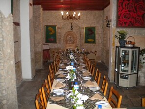 Lunch and dinner served - Kiniras Traditional Hotel & Restaurant (Paphos)