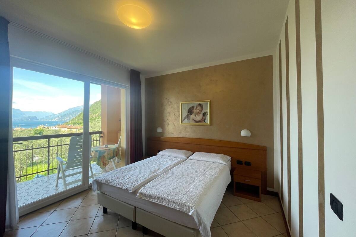 in-room safe, individually decorated, individually furnished, desk