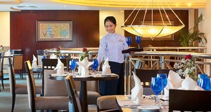 Daily buffet breakfast for a fee - Al Manzel Hotel Apartments (Abu Dhabi)