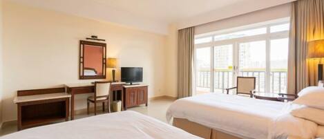 Minibar, insonorización, tabla de planchar con plancha y camas extra