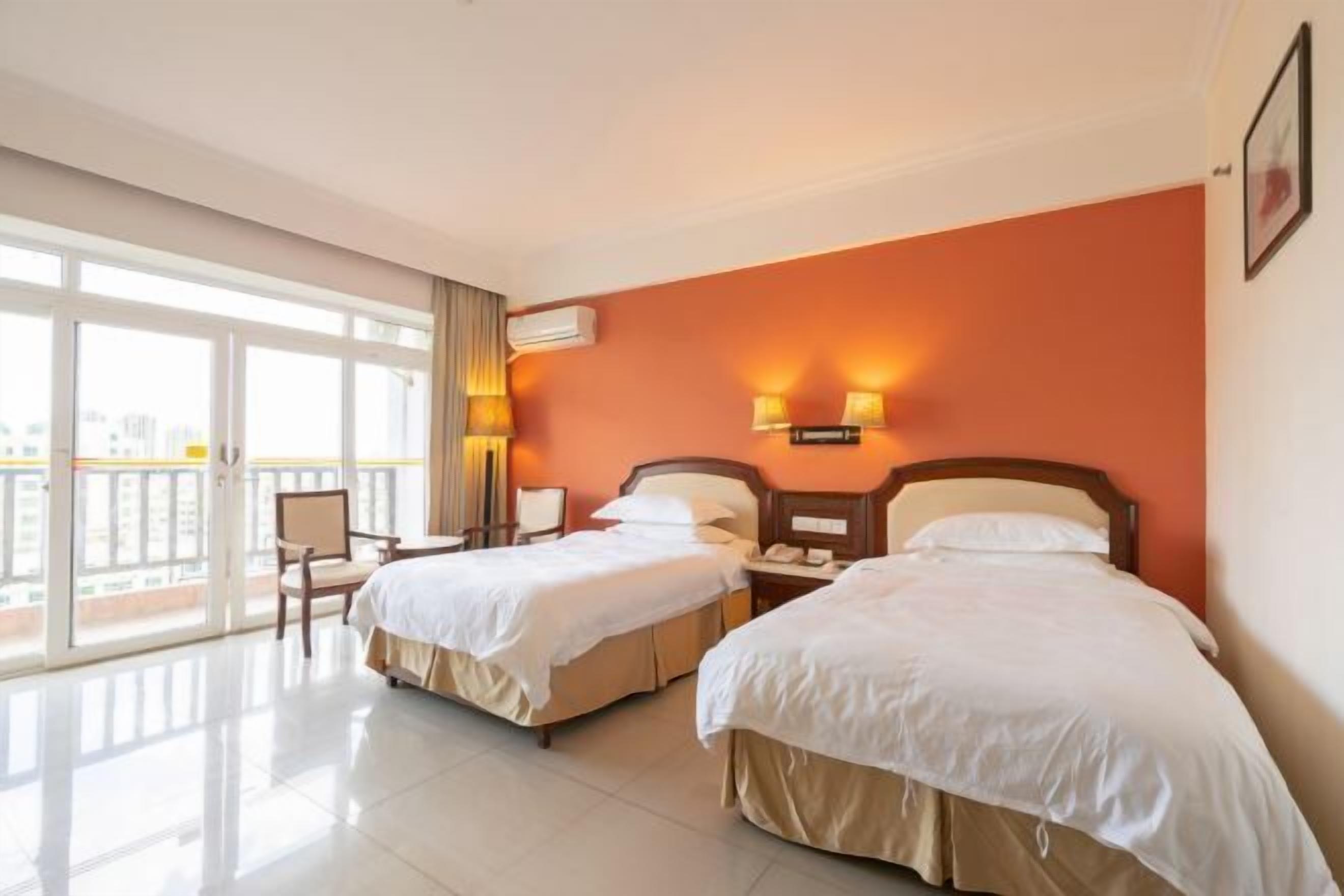 Minibar, chambres insonorisées, fer et planche à repasser