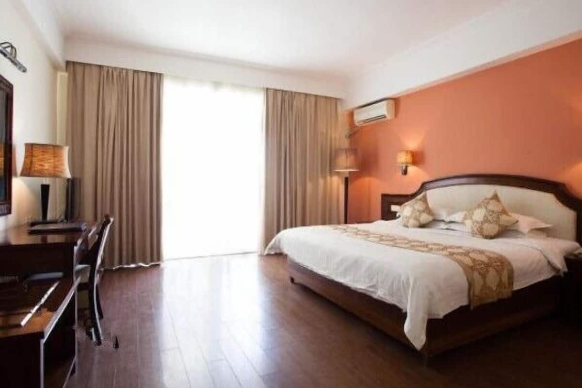 Minibar, soundproofing, iron/ironing board, rollaway beds