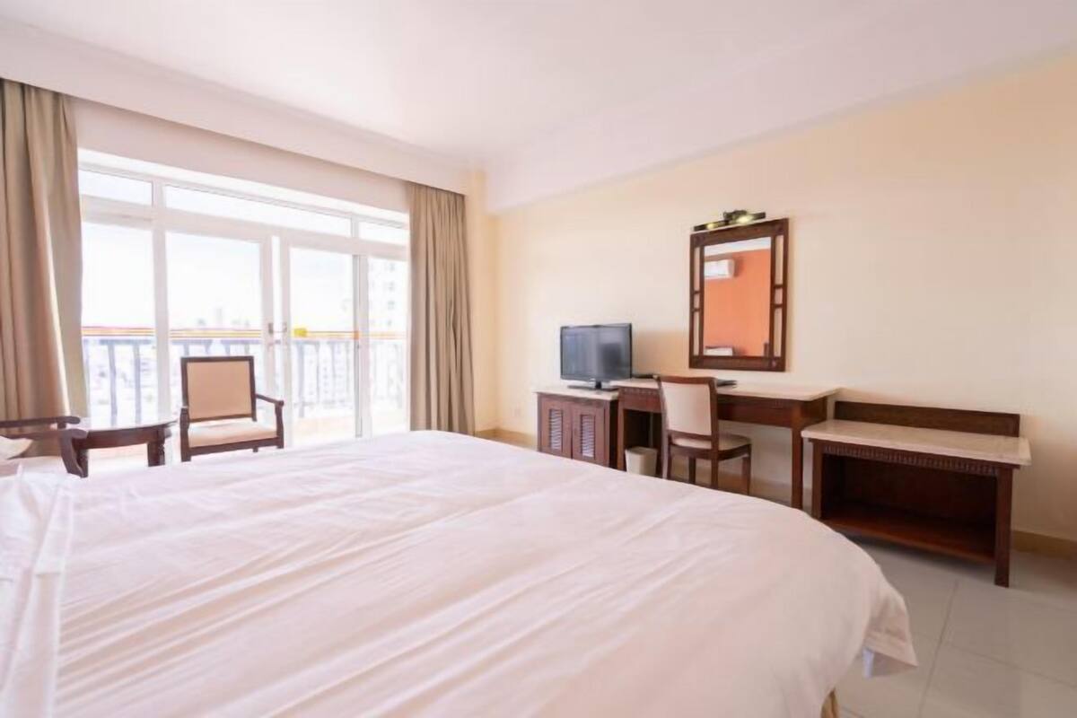 Minibar, ljudisolering, strykjärn/strykbräda och extrasängar