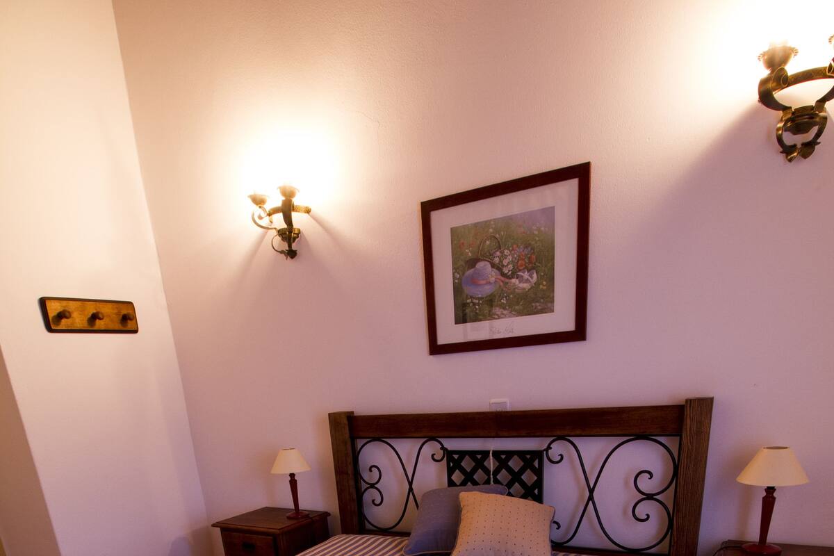 1 habitación, insonorización y ropa de cama