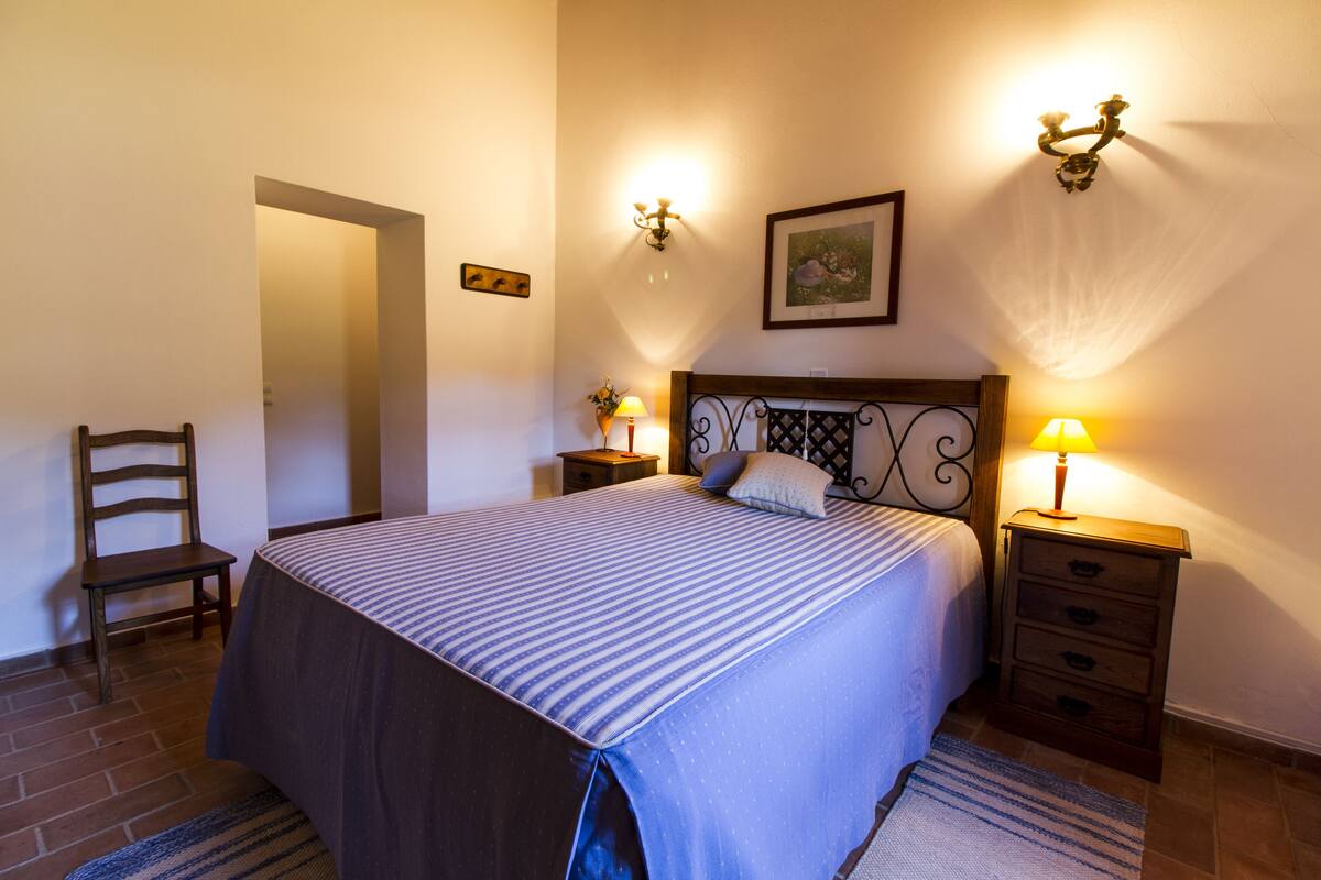 1 habitación, insonorización y ropa de cama